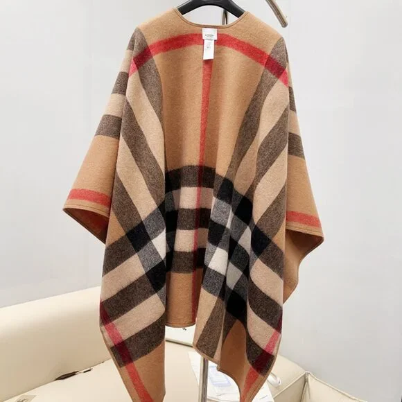 Burberry Reversible Cashmere Checkered Wrap - Picture 3 of 6